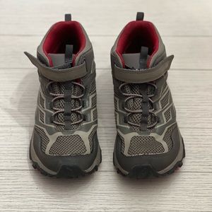 PAIR OF BOY'S BIG KID’S MERRELL MOAB FST MID A/C WATERPROOF HIKING BOOTS SIZE 4W